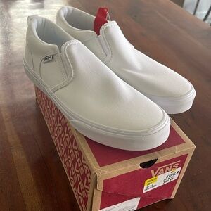 Women’s Vans Slip On Size 6 NIB